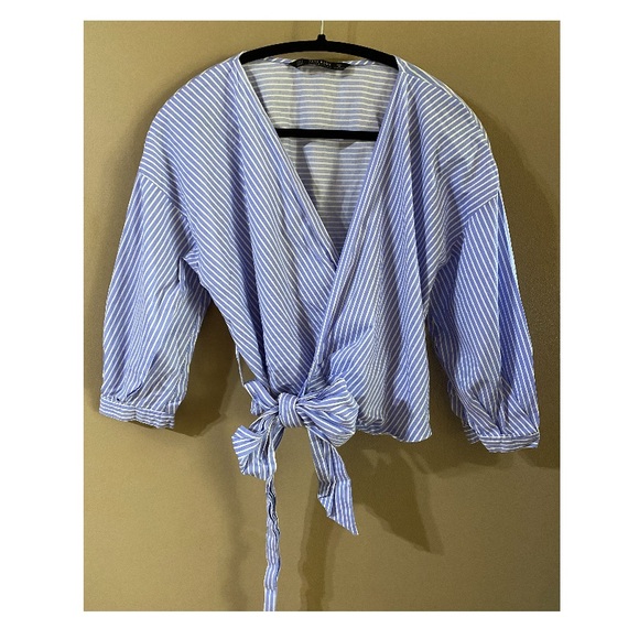 Zara Wrap Cropped Blouse - Picture 2 of 3